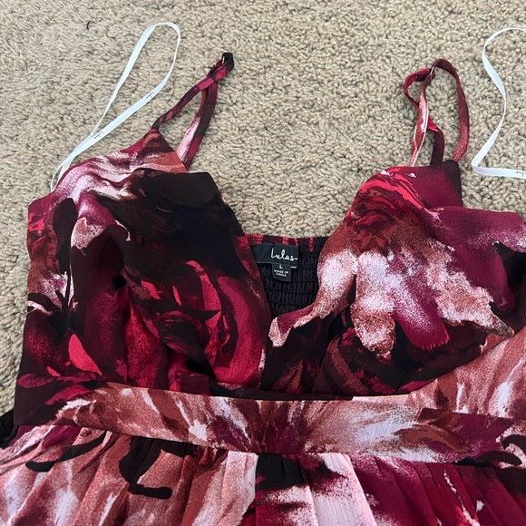 Lulus Gorgeous Blooms Burgundy red black Floral Print Tiered Maxi Dress size l - Picture 6 of 6
